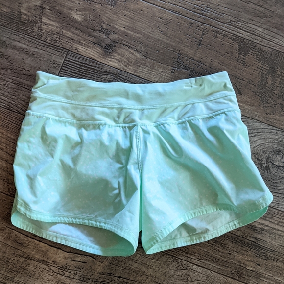 Lululemon 🍋 Athletic fresh teal polka dot shorts - Picture 11 of 16